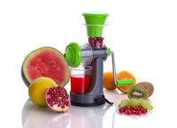 Portable manual mini juicer