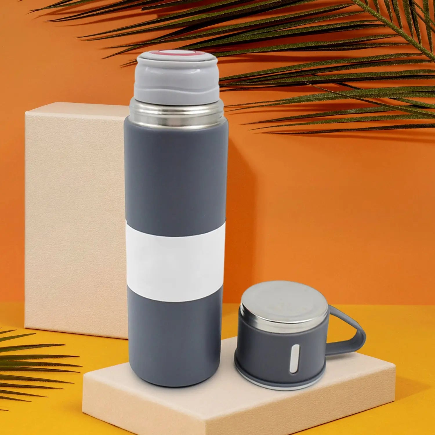 Insulated stainless steel bottle