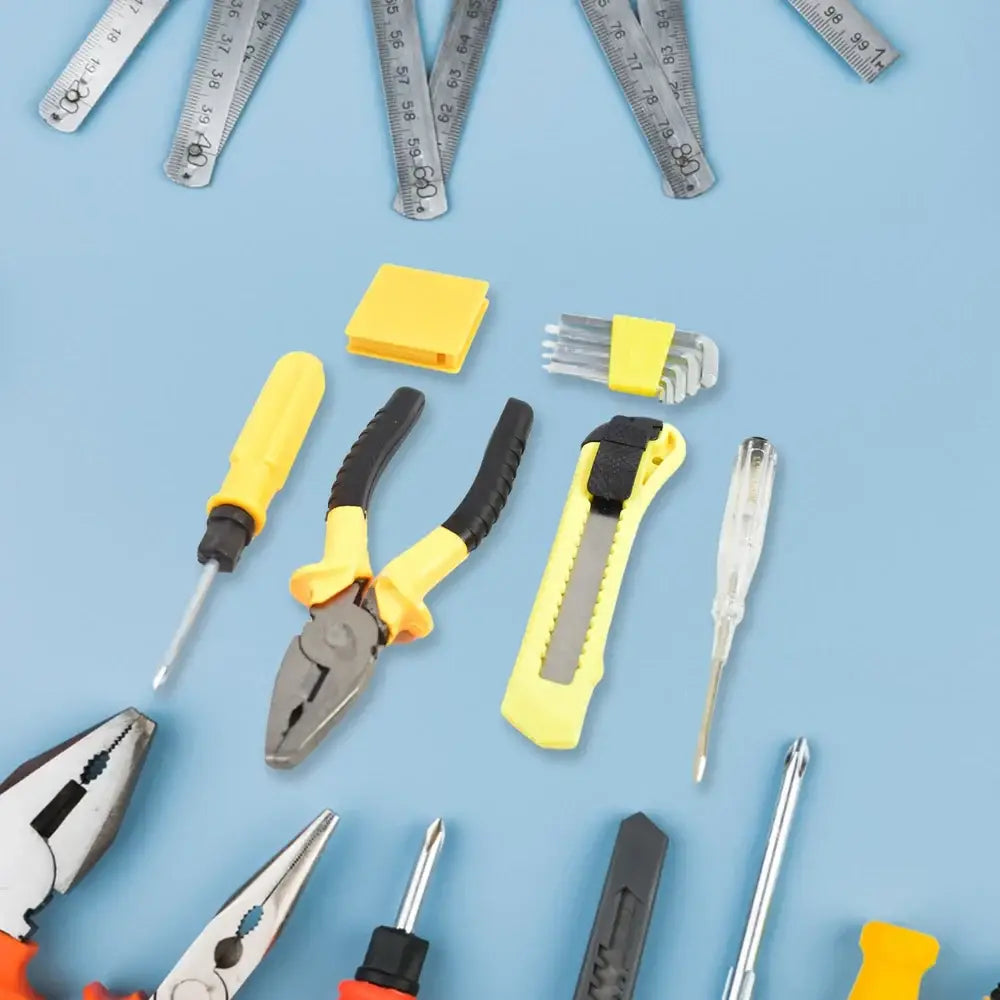 Compact 11-piece multi-tool set