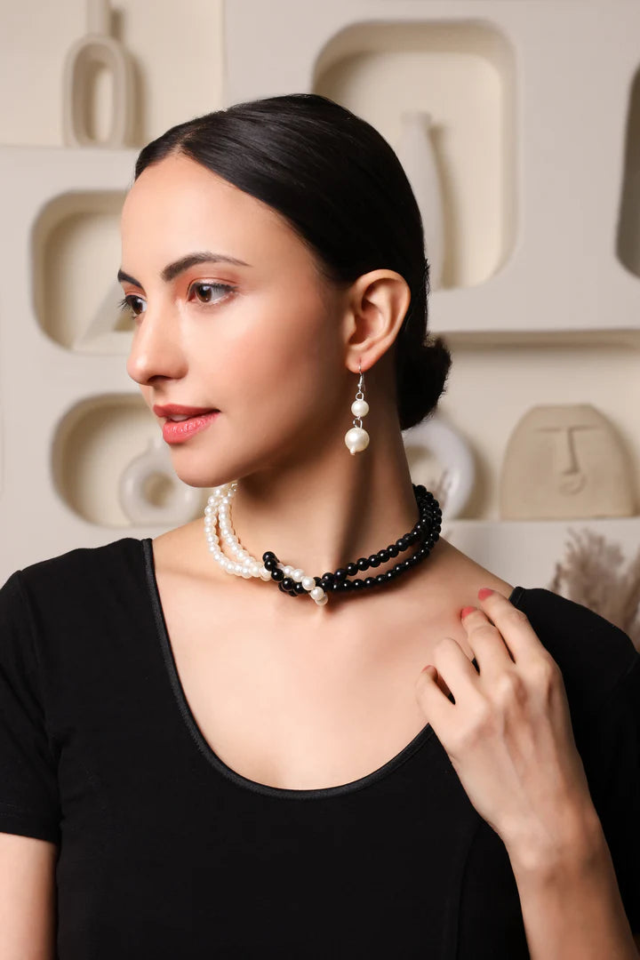 Monochrome pearl choker set