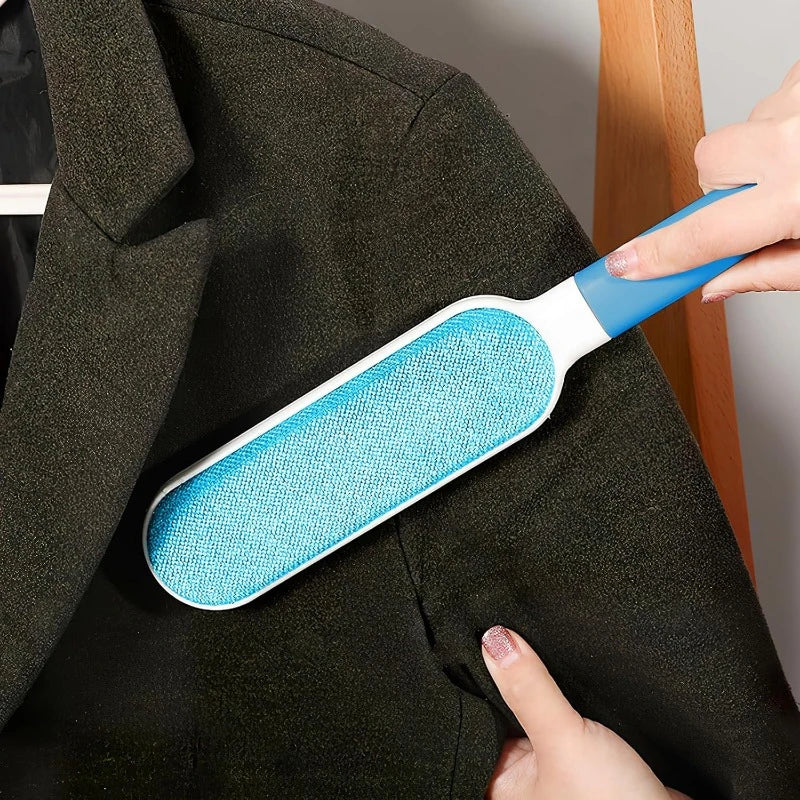 Self-cleaning pet hair remover