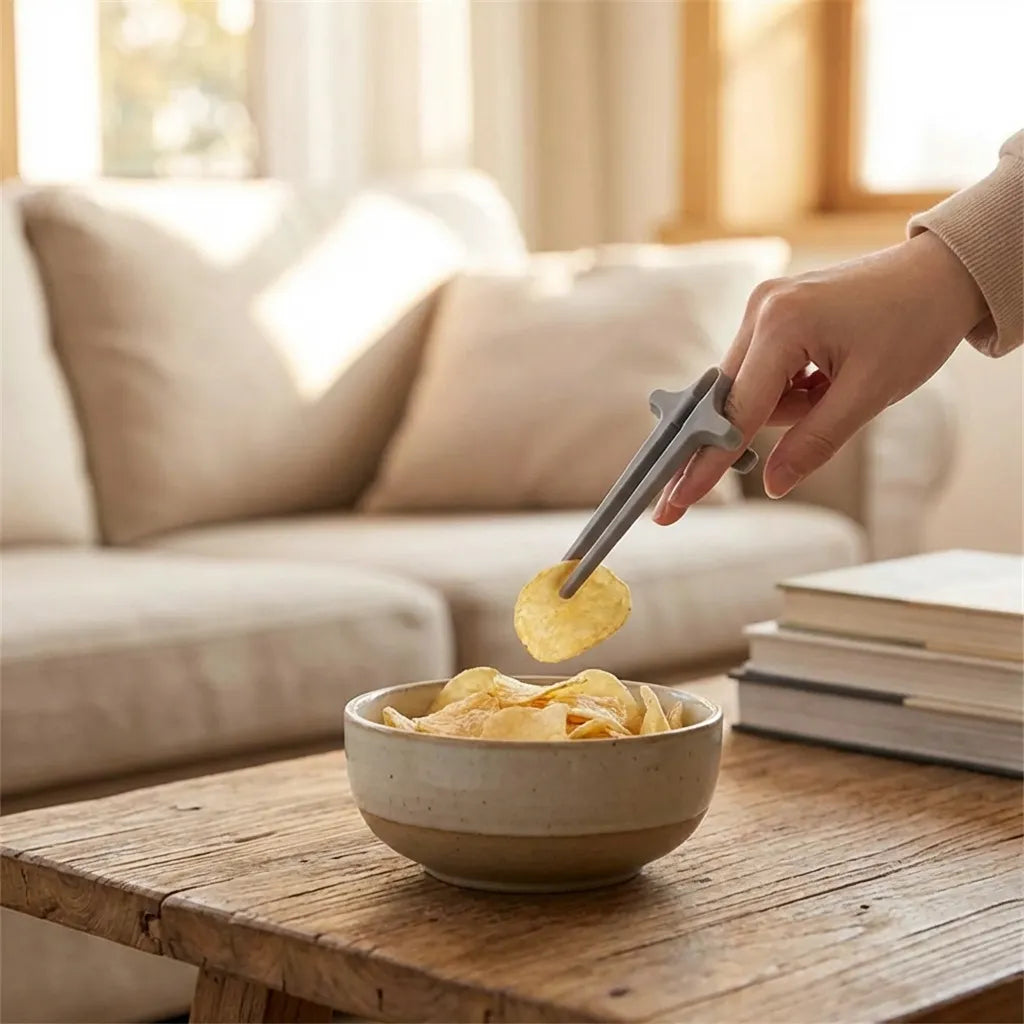 Plastic Finger Chopsticks For Gamers Snack Clips (1 Pc)