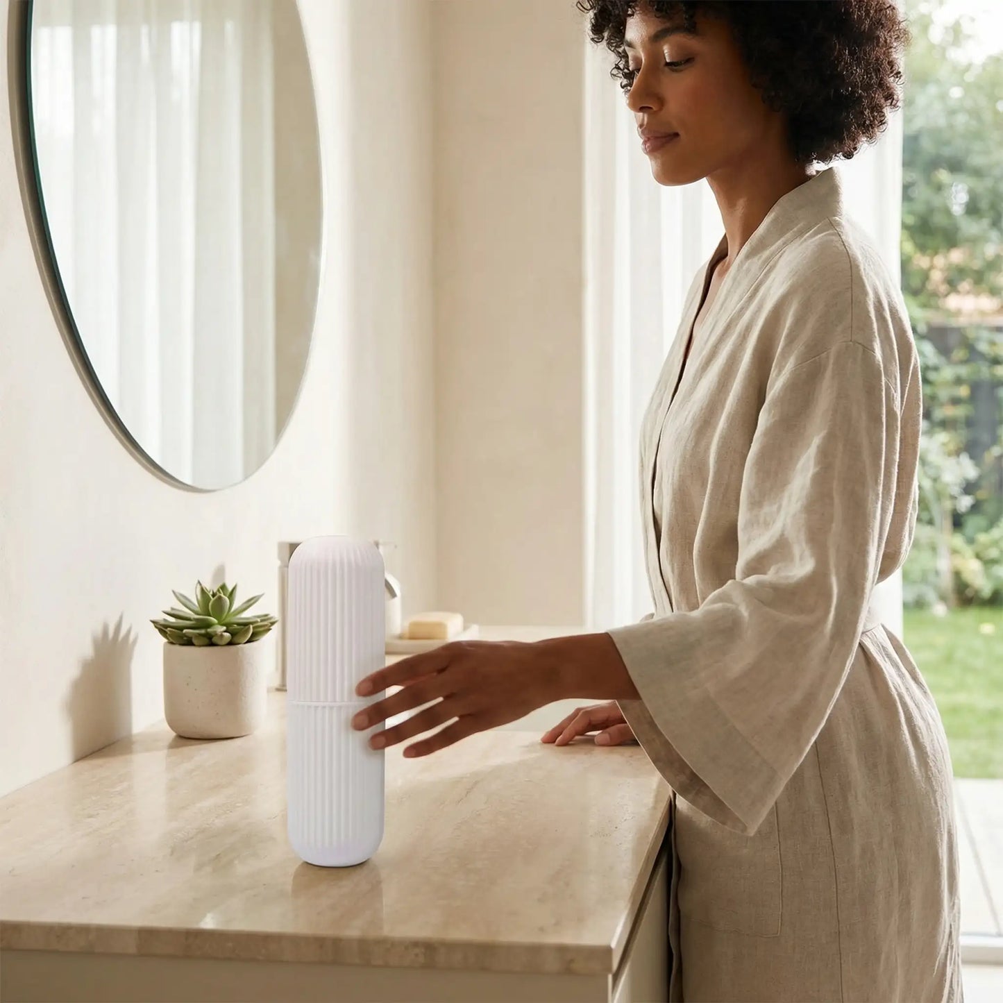 Portable Brush Storage Bottle (Pack of 1)