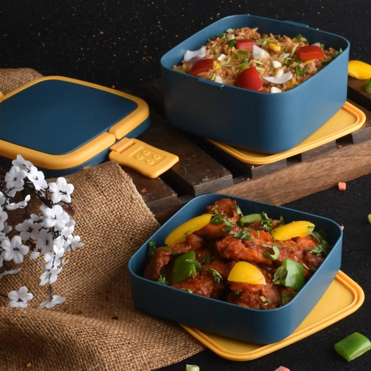Double-layer portable lunch box