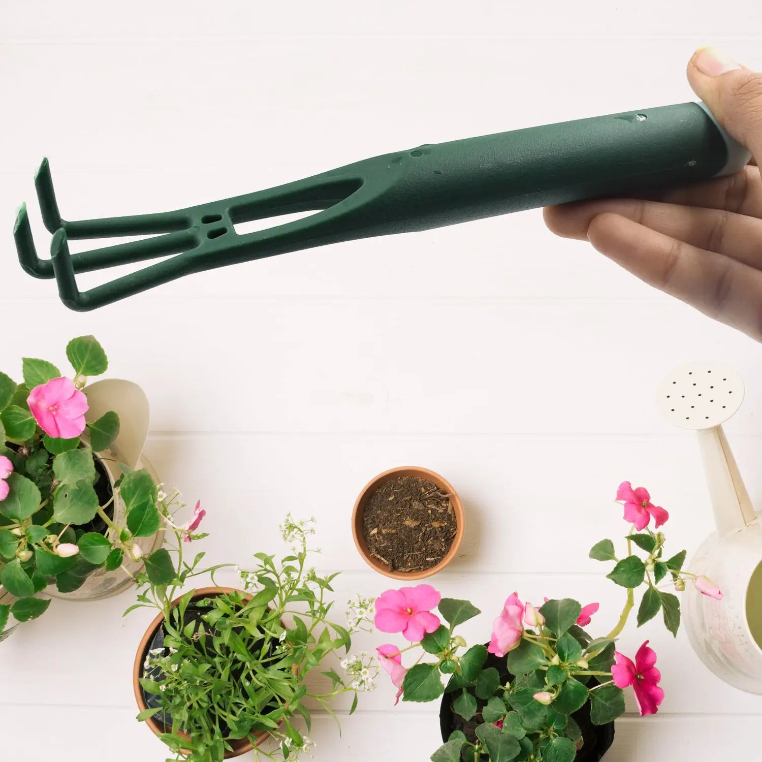 Heavy duty mini garden trowel