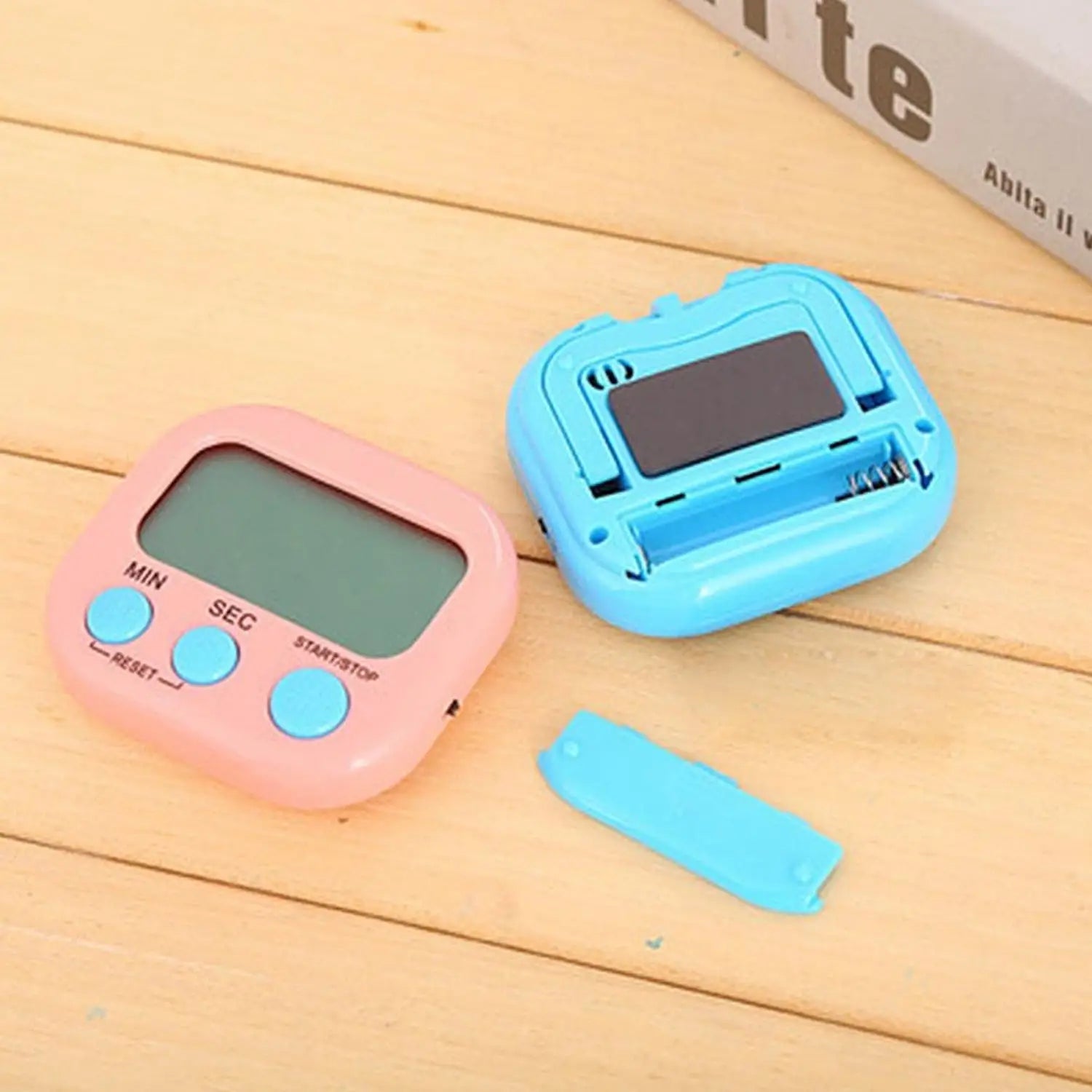 Digital kitchen timer with stand