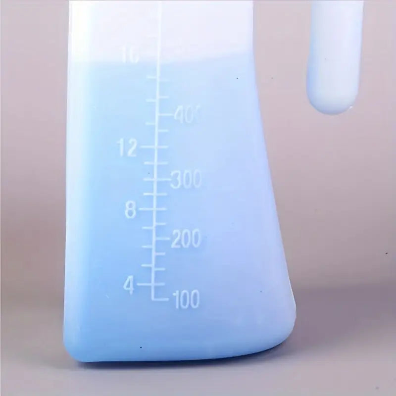 Spill-proof portable female urina