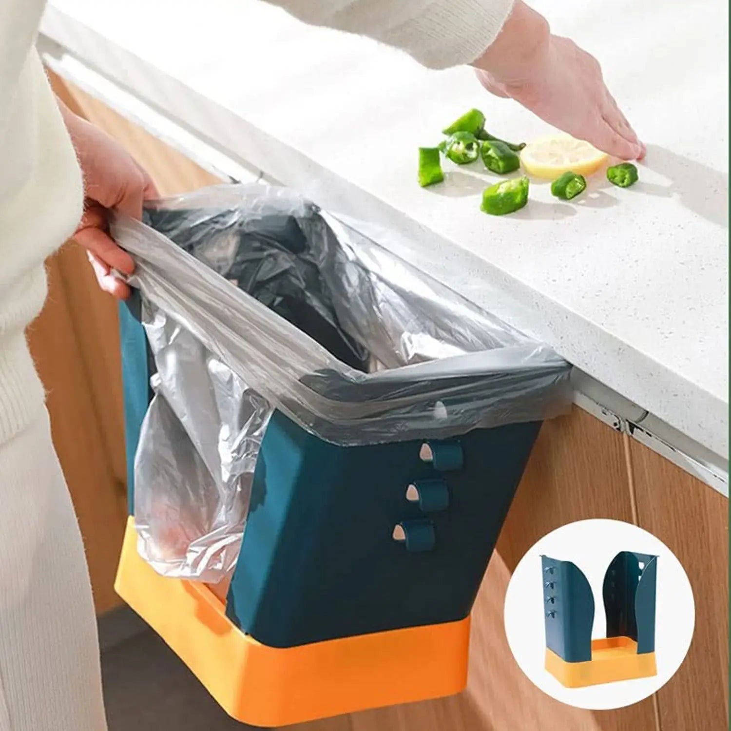 Expandable waste bin