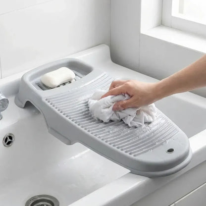 Anti-slip scrubbing washboard