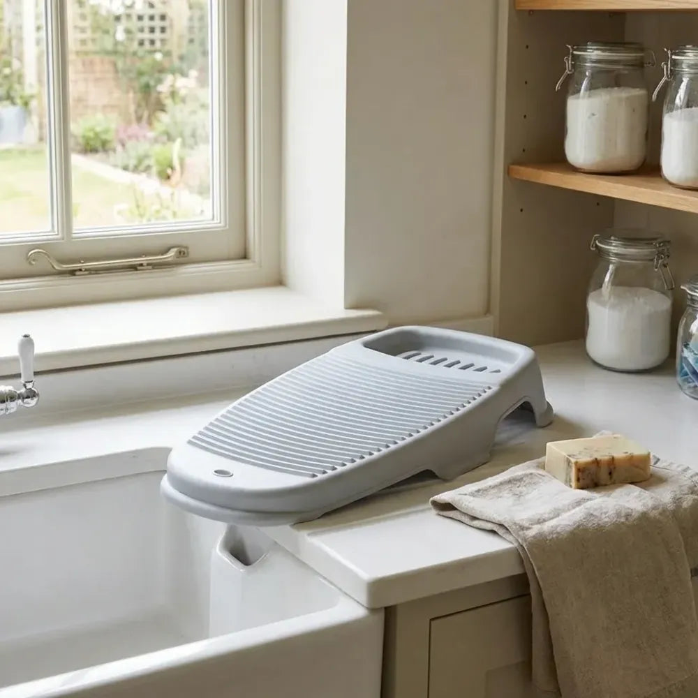 Anti-slip scrubbing washboard