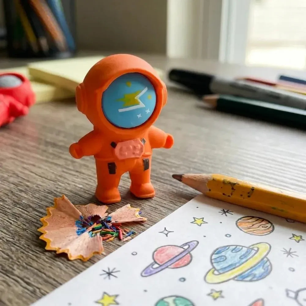 Astronaut-themed eraser set - office
