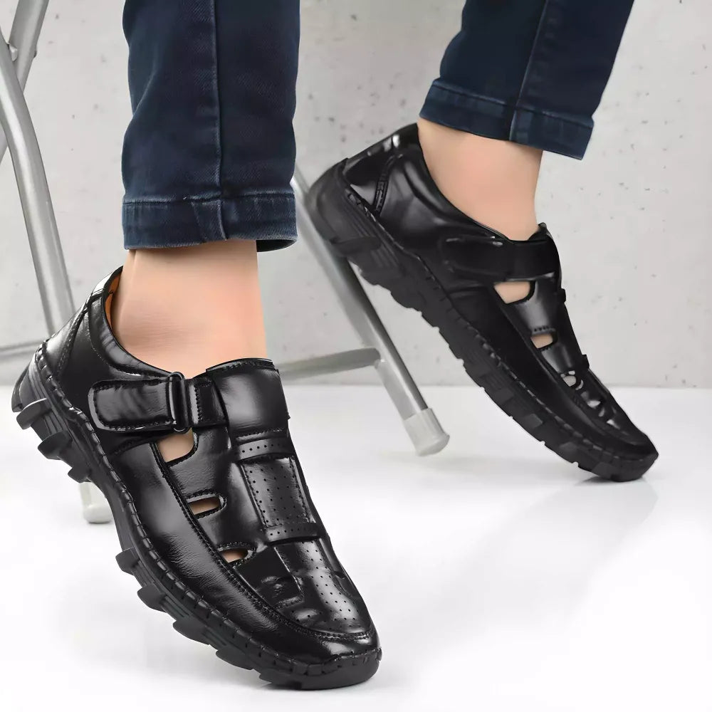 Black roman sandals for men - footwear