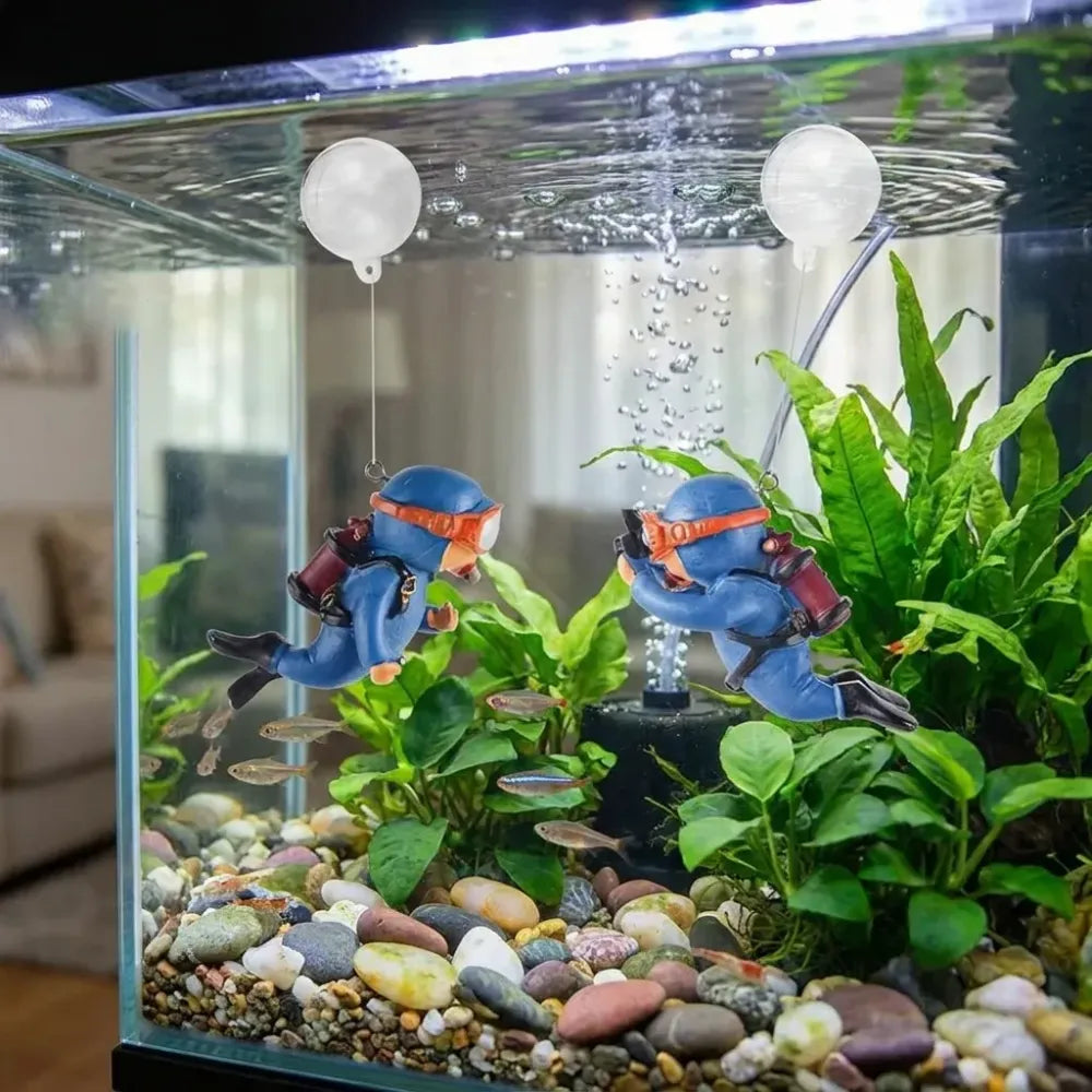 Cartoon diver aquarium decor – pack of 2