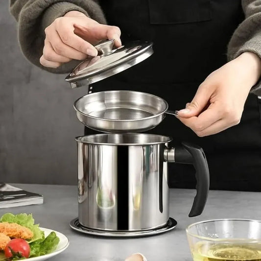 Chef’s oil filter pot