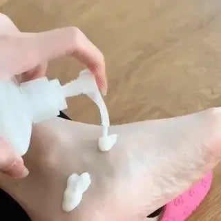 Silicone moisturizing socks