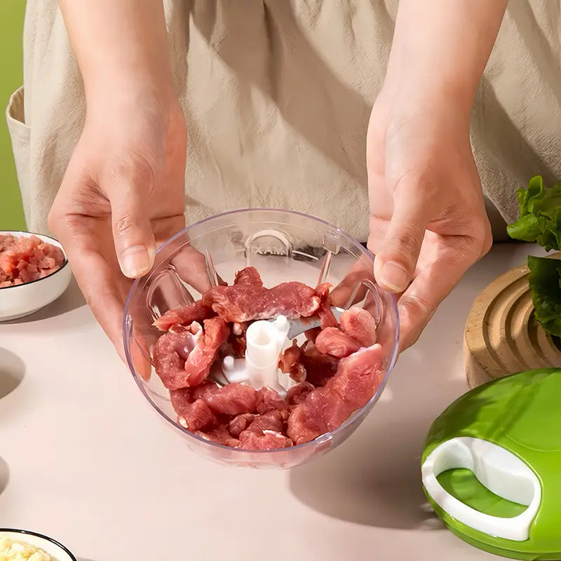 Mini plastic vegetable chopper