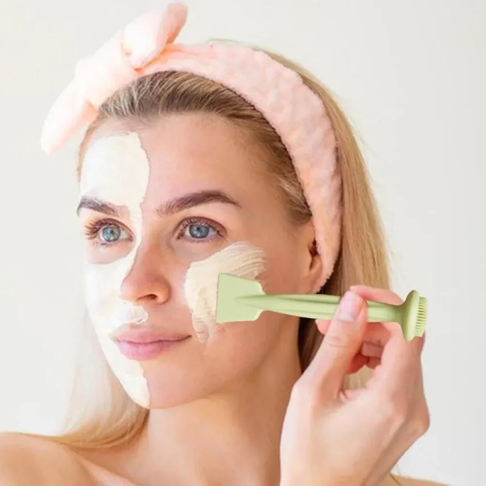 Double-headed face brush