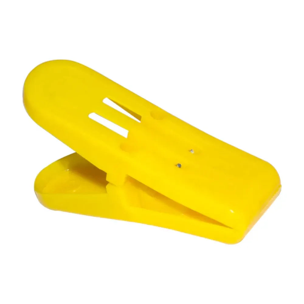 Double pin plastic cloth clips