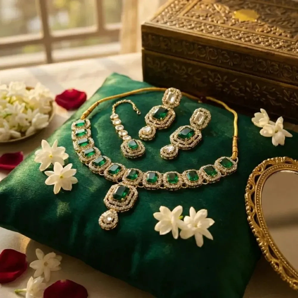Emerald green kundan necklace set with maang tikka - jeweller set