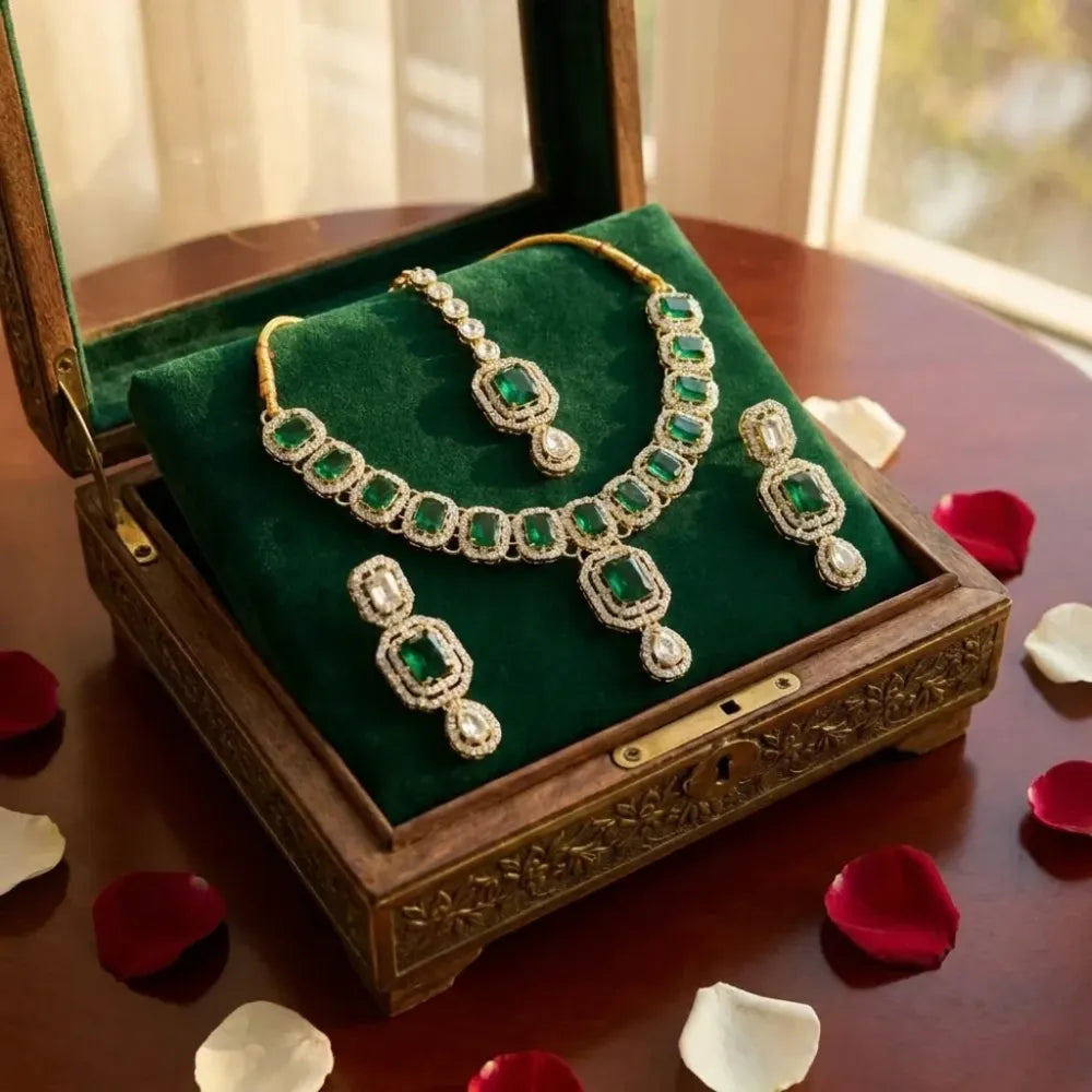 Emerald green kundan necklace set with maang tikka - jeweller set