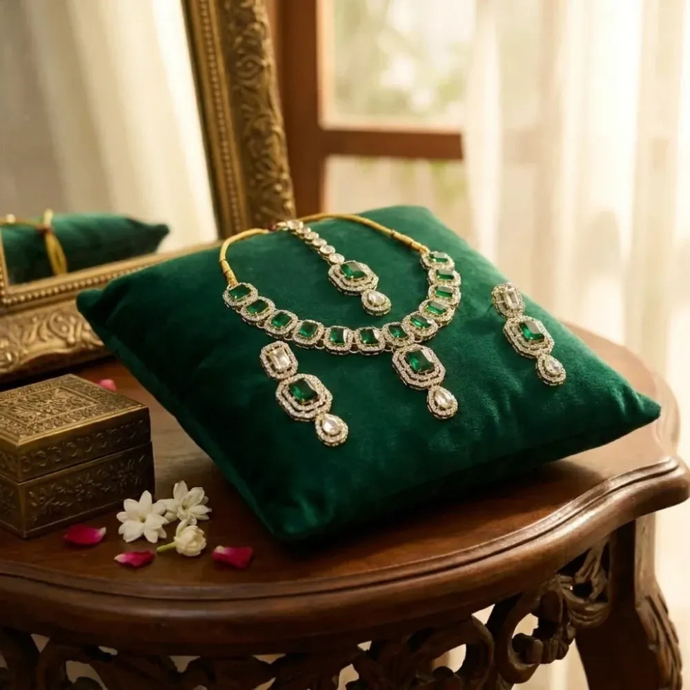 Emerald green kundan necklace set with maang tikka - jeweller set