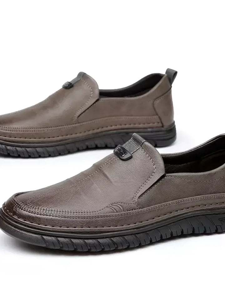 Fashion-Forward Lightweight Shoes