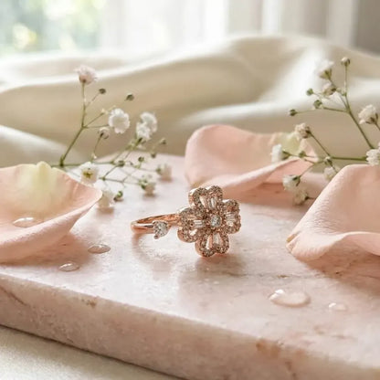 Four-leaf clover spinning gold ring