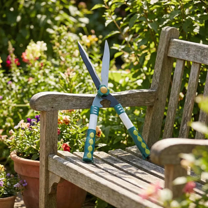 Heavy-duty garden scissors