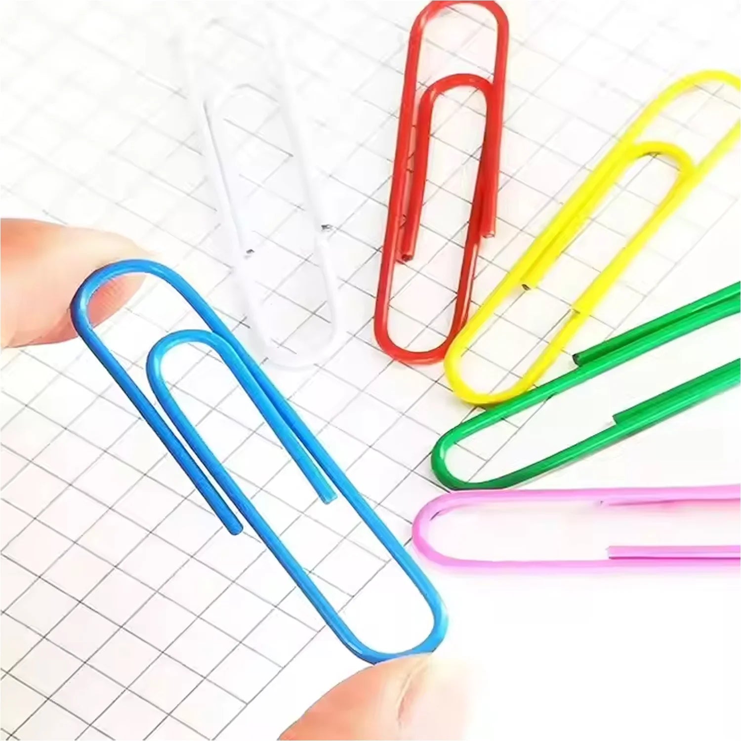 U-shape metal paper clips