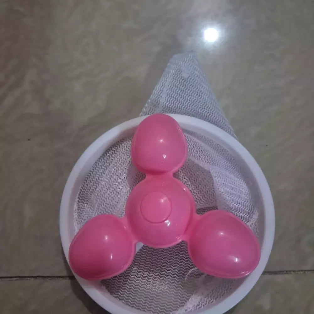 Laundry hair catcher ball