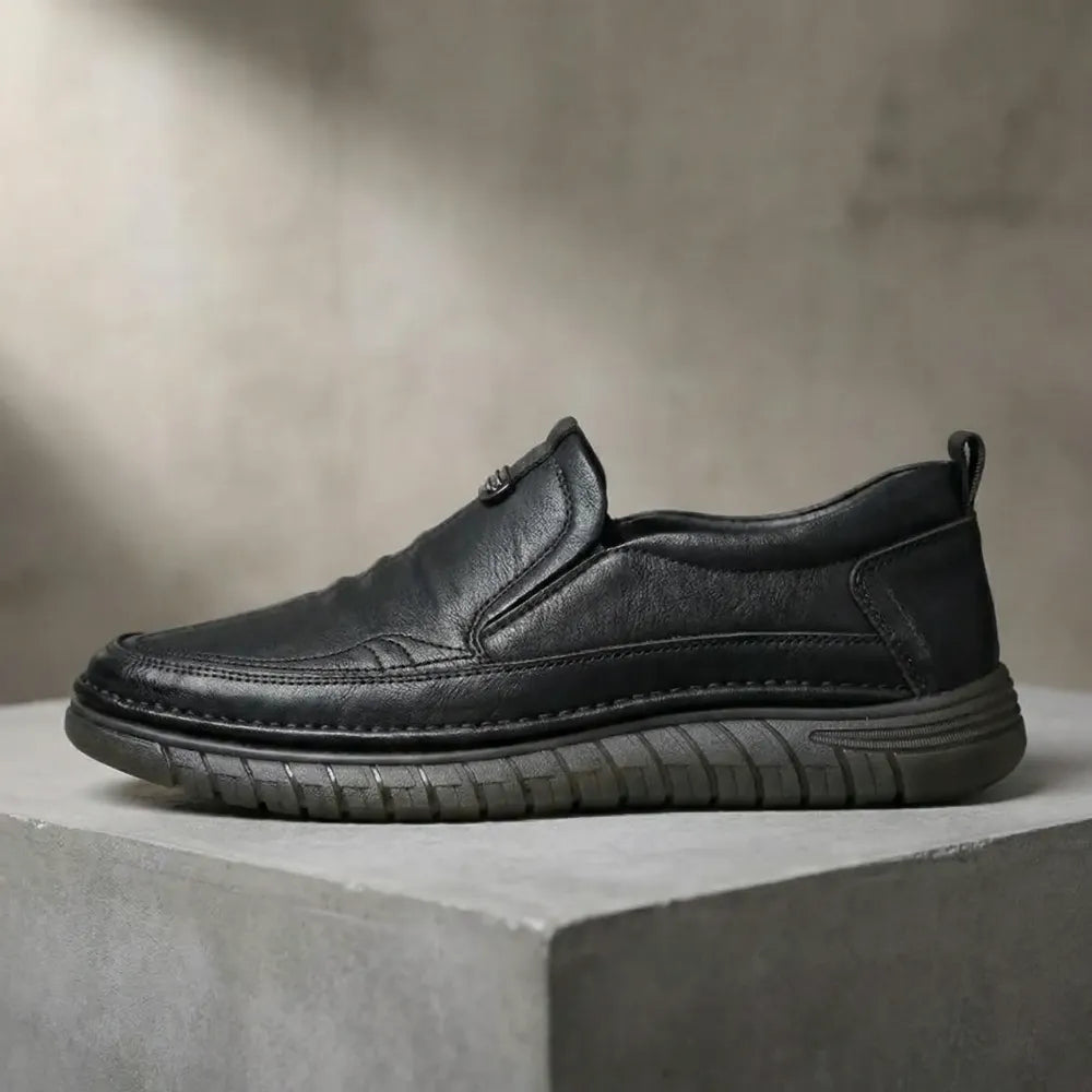 Lightweight daily wear sneakers - footwear