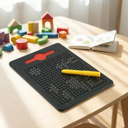 Magic sketch magnet board