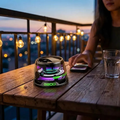Magnetic bluetooth speaker