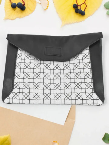 Magnetic Lock Multipurpose Pouch
