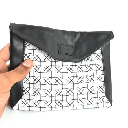 Magnetic lock multipurpose pouch - office