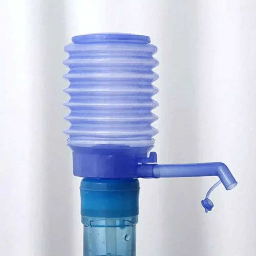 Manual water dispenser pump