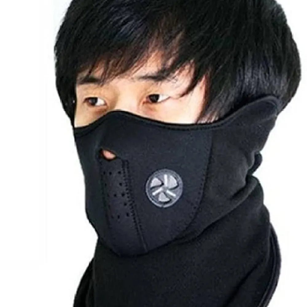 Black fleece face mask.