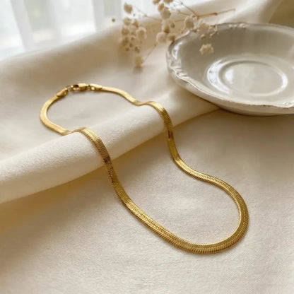 Men’s golden snake chain