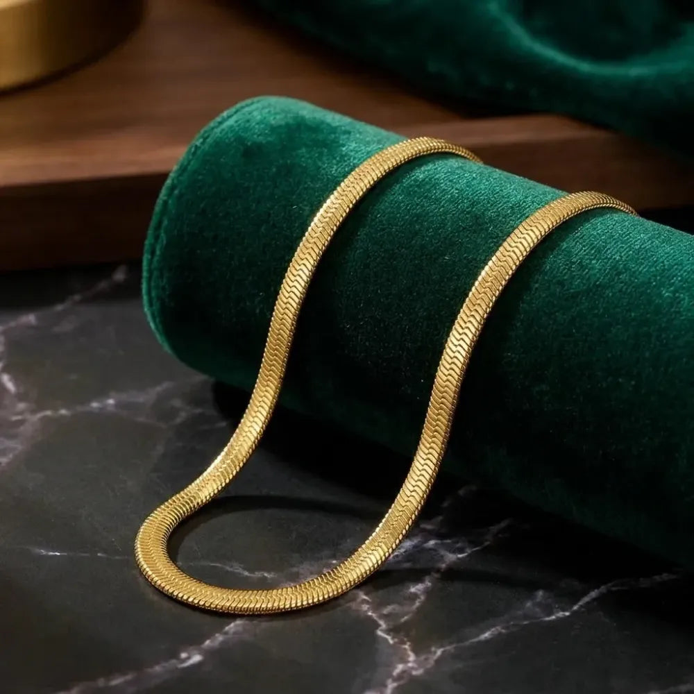 Men’s golden snake chain