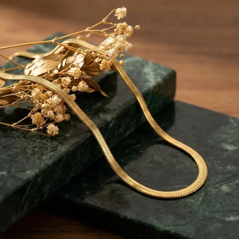 Men’s golden snake chain