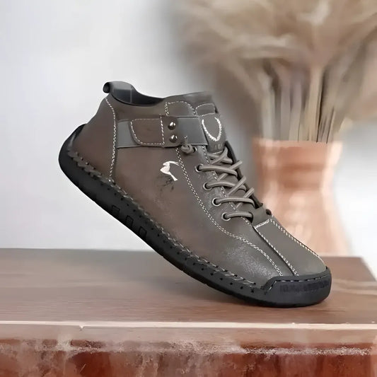 Men’s high top hiking shoes