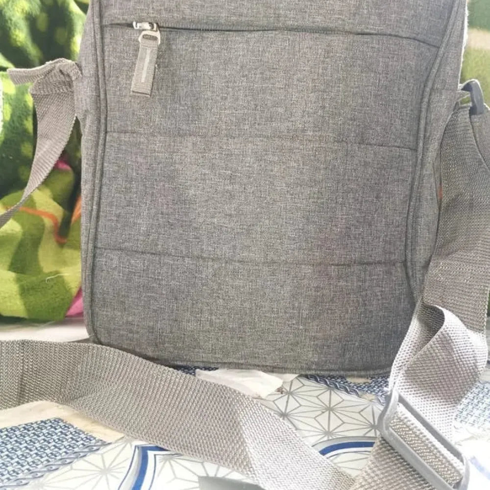 Men’s waterproof sling bag