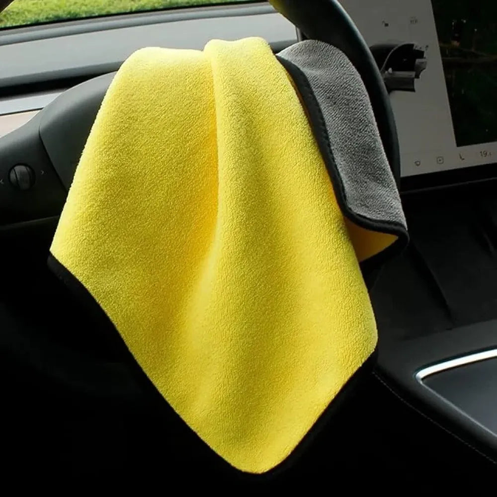 Microfibre car cleaning cloths – pack of 2 (yellow)