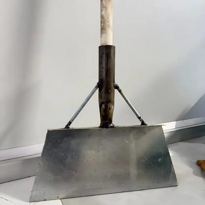 Multifunctional deep cleaning flat shovel