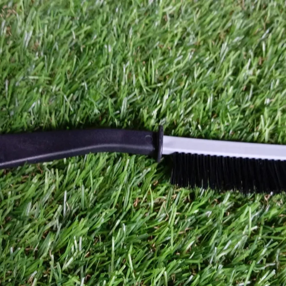 Multifunctional gap cleaning brush