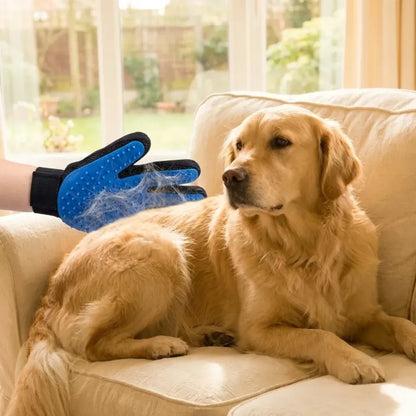 Pet grooming gloves