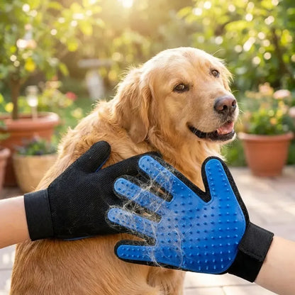Pet grooming gloves