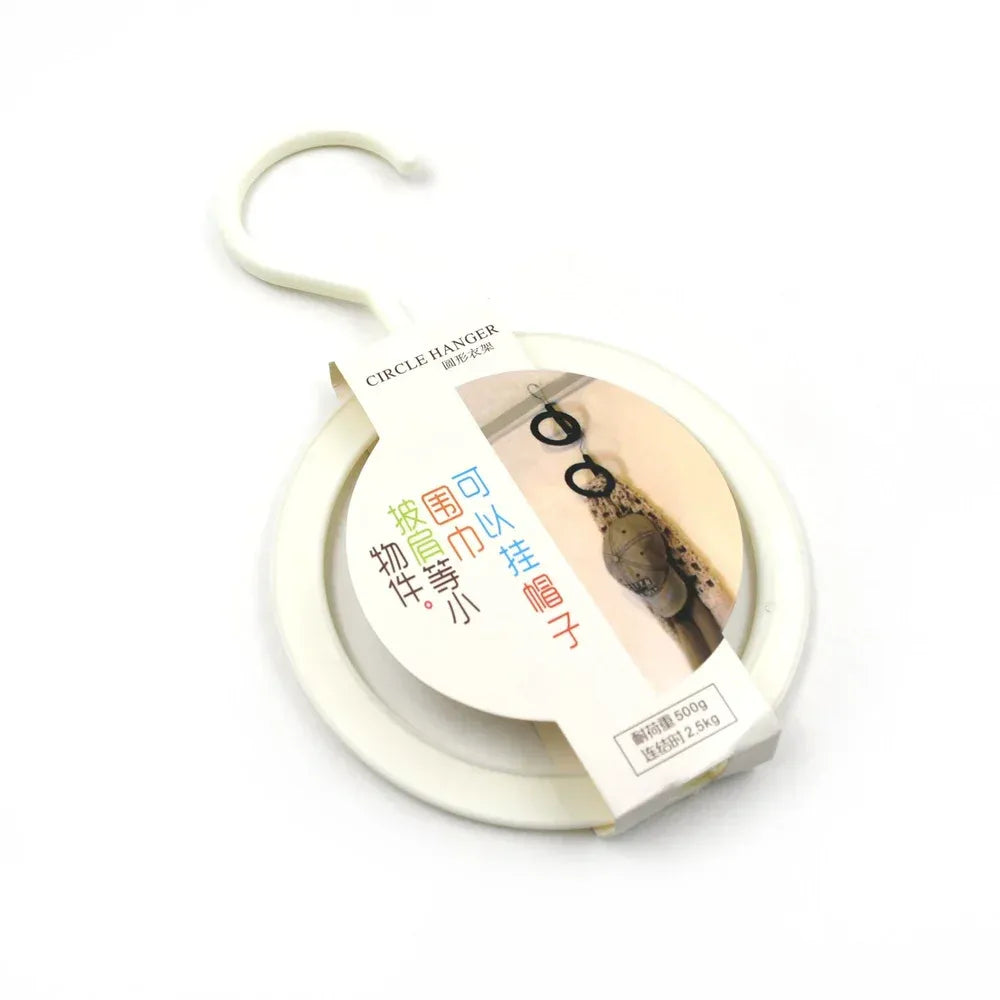 Plastic circle hanger