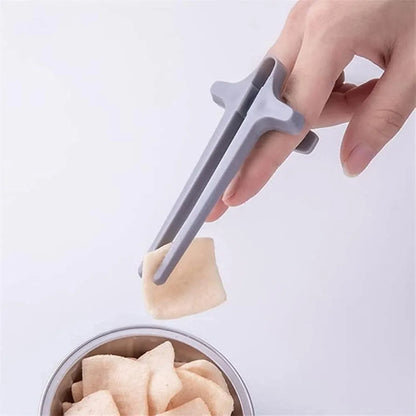 Plastic finger chopsticks for gamers snack clips (1 pc) - home improvement