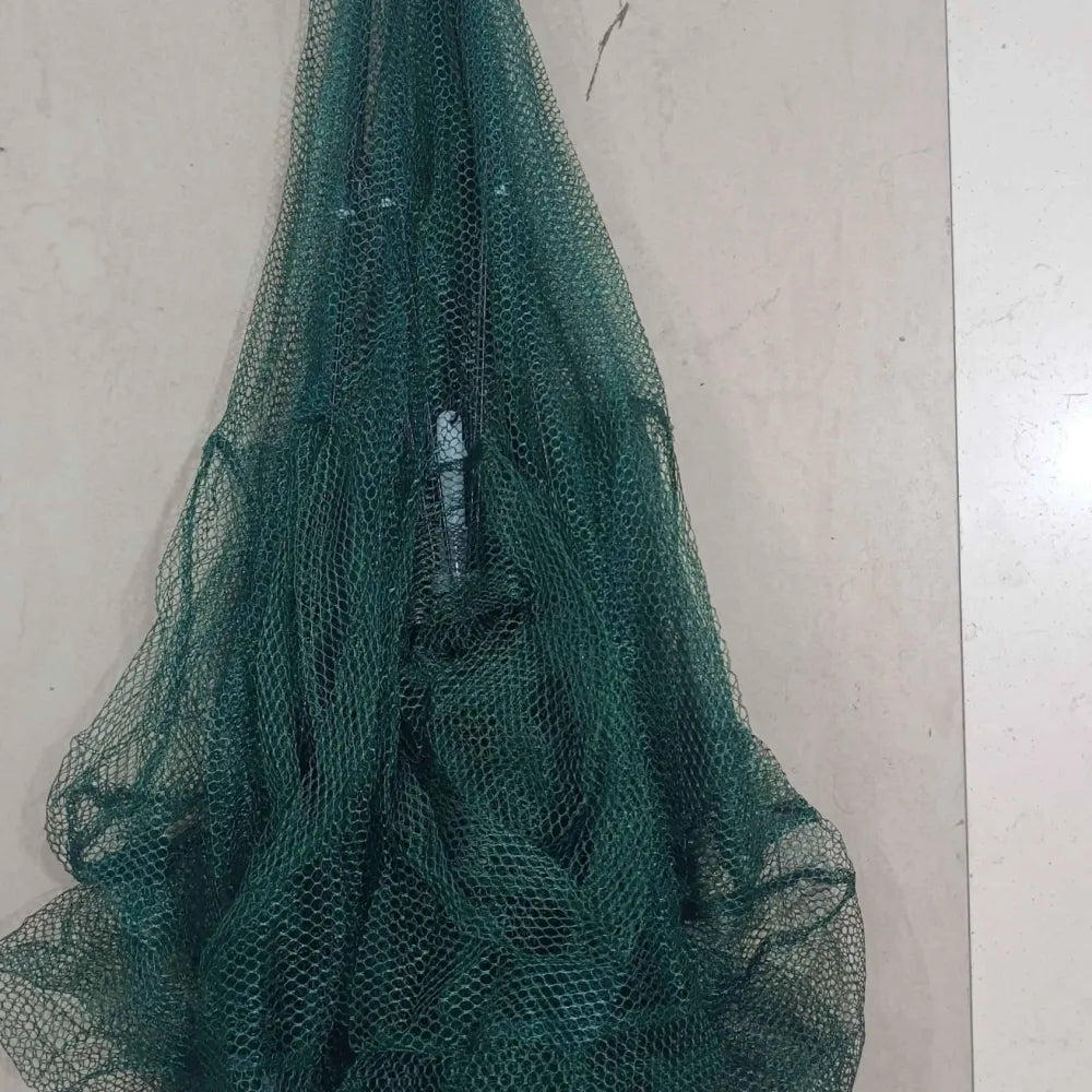 Portable folding fishing net